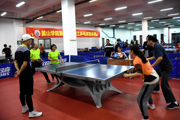 赛的游客可 赛的游客可